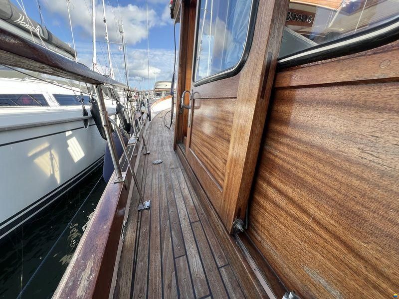 Nauticat 33