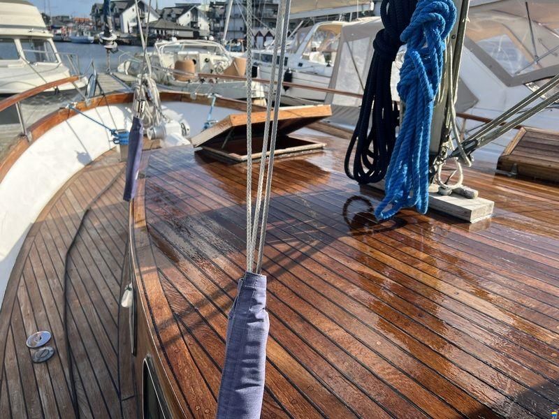 Nauticat 33