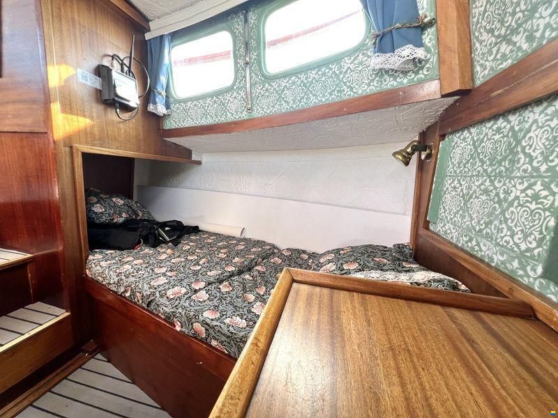 Nauticat 33