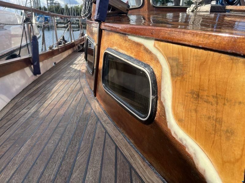 Nauticat 33