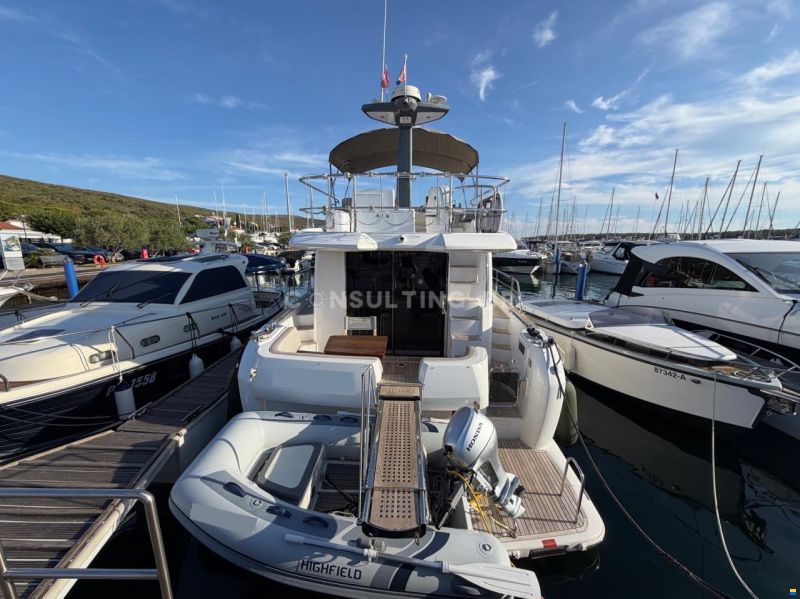 Azimut Magellano 43