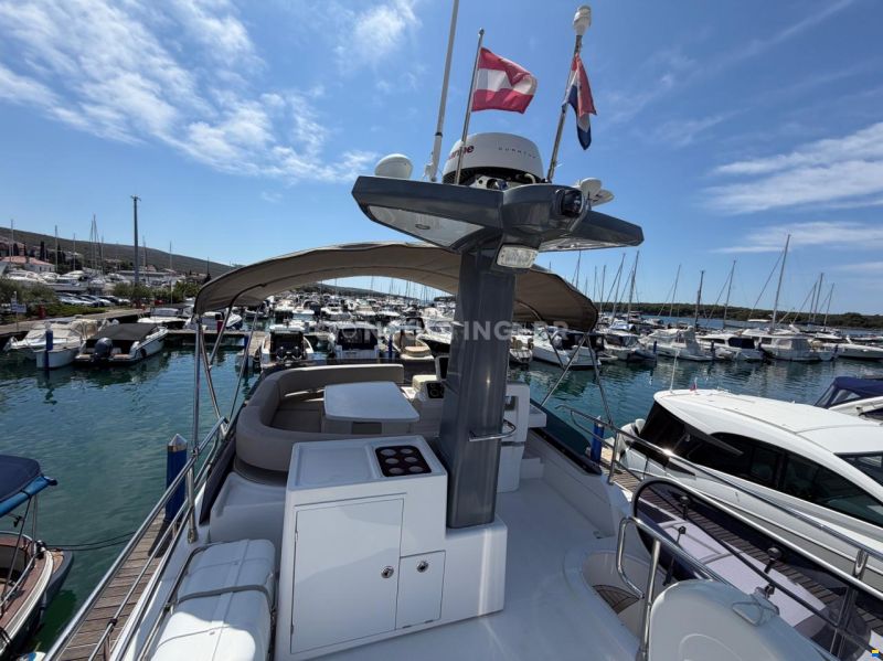 Azimut Magellano 43