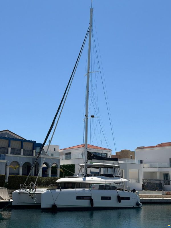 Lagoon 55