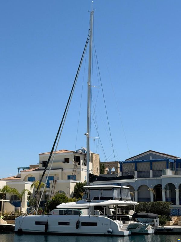 Lagoon 55
