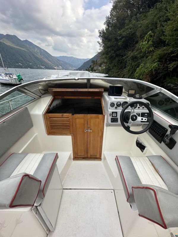 Sealine 200 S Cabin