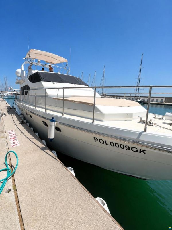 Azimut 71 Fly