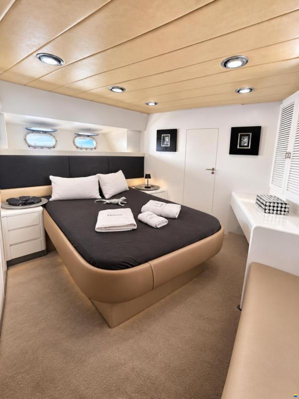 Azimut 71 Fly