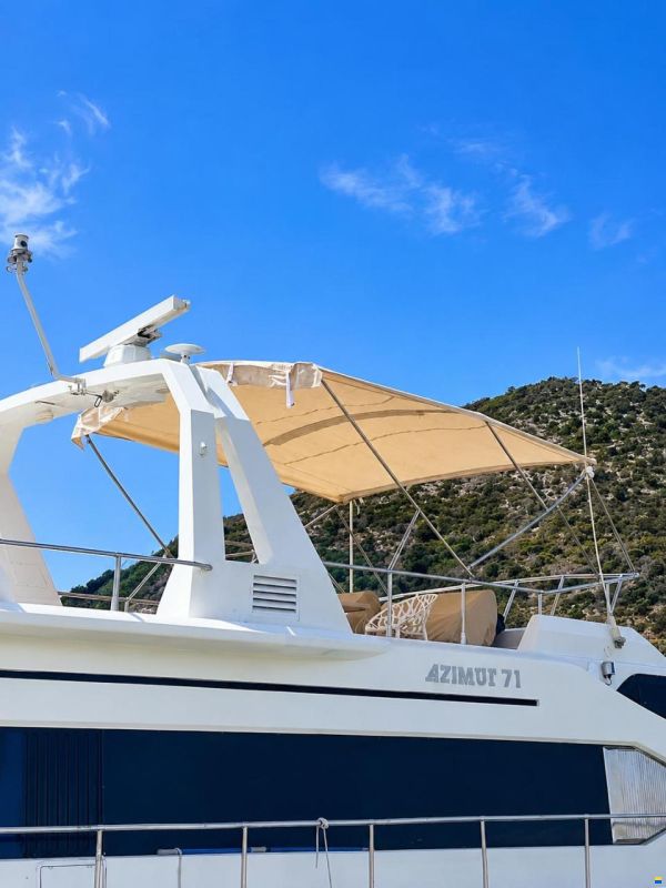 Azimut 71 Fly