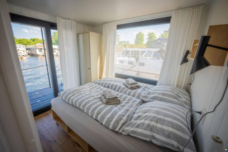 Woma Hausboot Wohnschiff D13