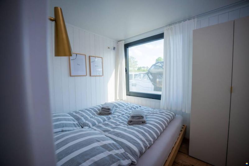 Woma Hausboot Wohnschiff D13