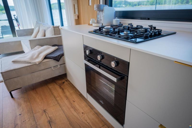 Woma Hausboot Wohnschiff D13