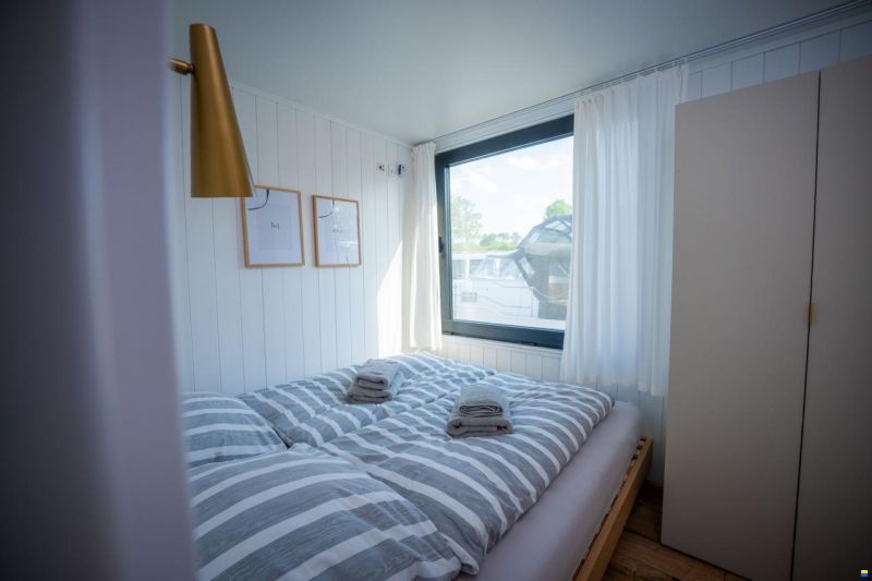 Woma Hausboot Wohnschiff D13