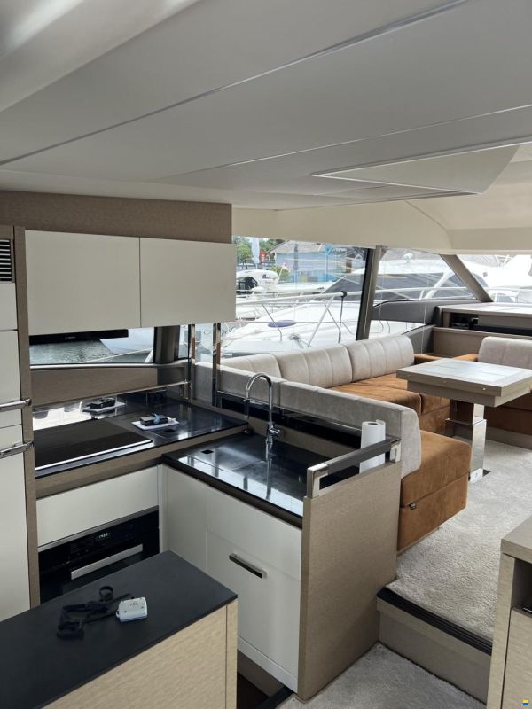 Prestige 520 Fly