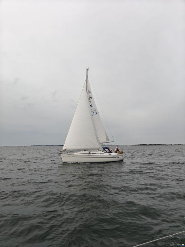 Bavaria 32 cruiser -04