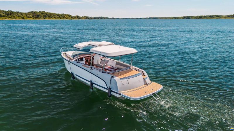 Alfastreet 23 Cabin electric