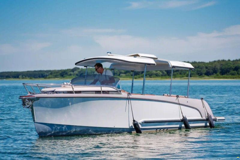 Alfastreet 23 Cabin electric