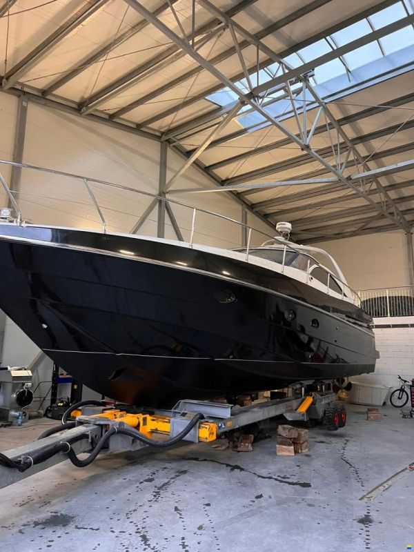 Pershing 45