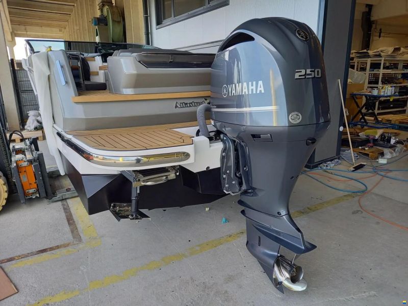 Alfastreet 25 Cabin Evo