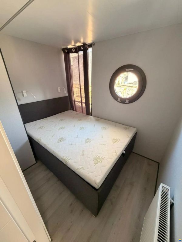 La Mare Apart L Long