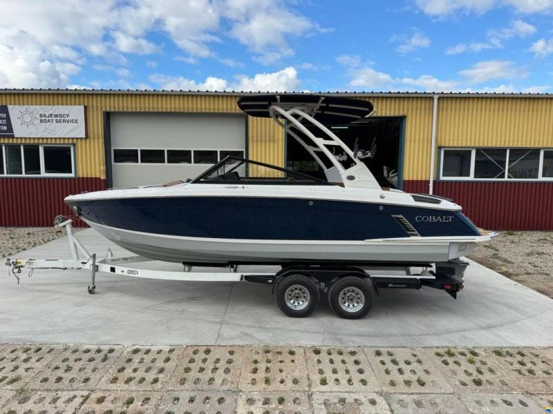 Cobalt R4 Surf