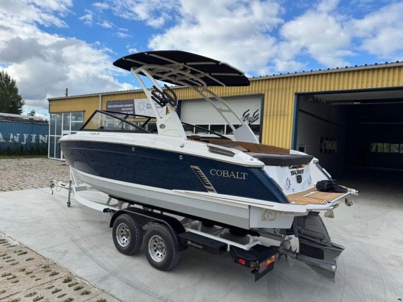 Cobalt R4 Surf