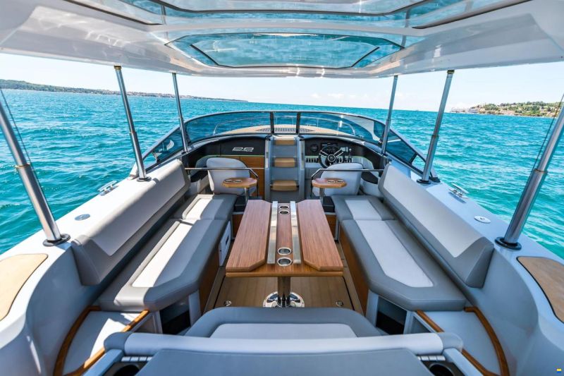 Alfastreet 32 Cabin