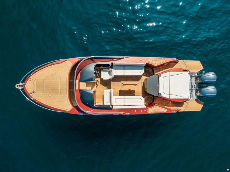 Alfastreet 32 Cabin