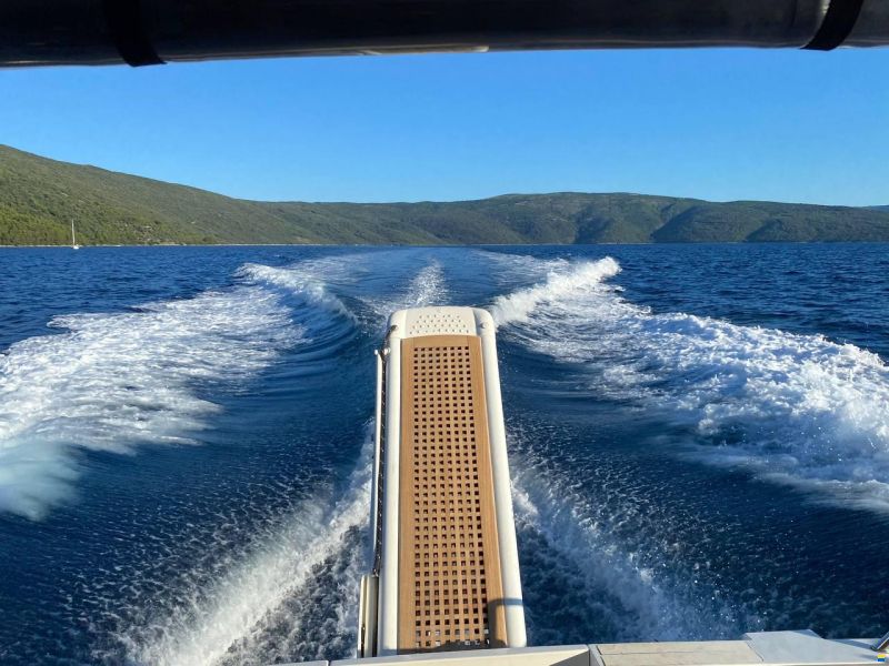 Fairline Phantom 37