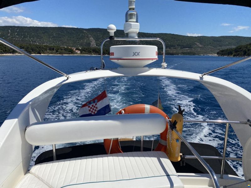 Fairline Phantom 37
