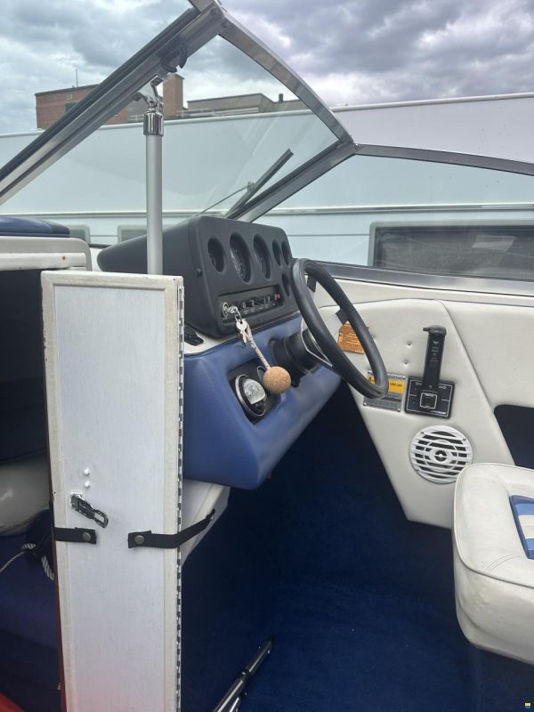 Sea Ray Seville 20