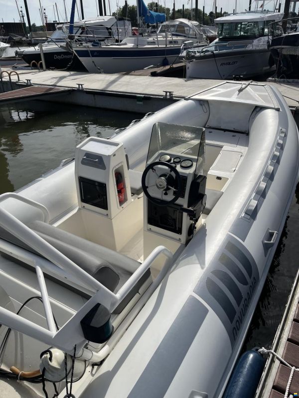 Novurania 570