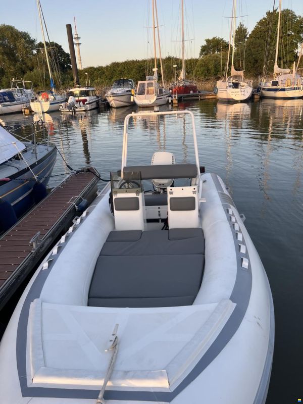 Novurania 570