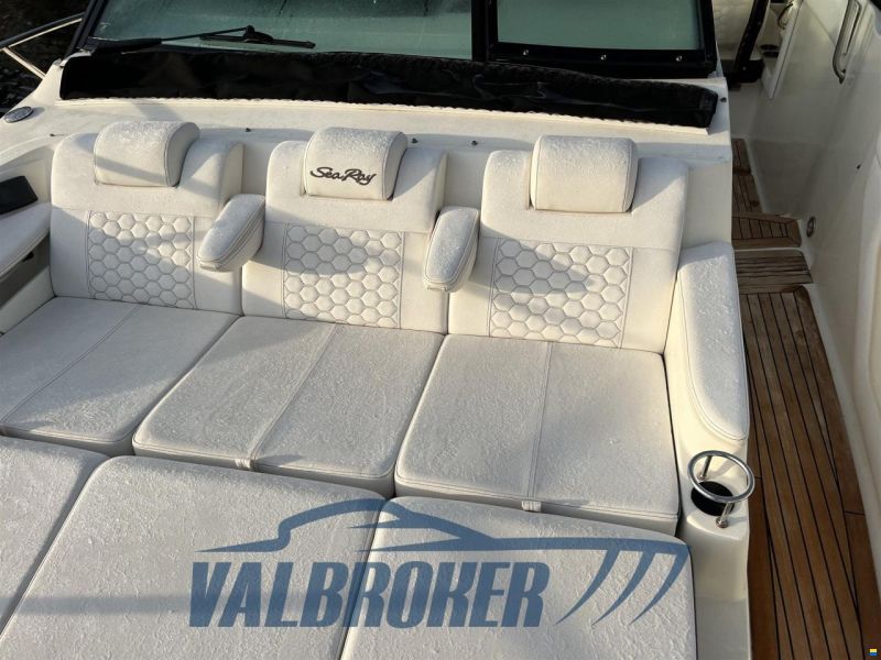 Sea Ray 320 Sundancer