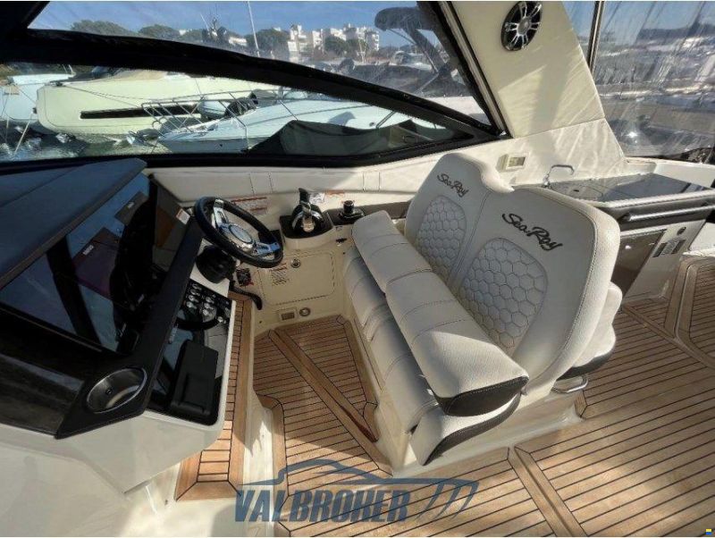 Sea Ray 320 Sundancer