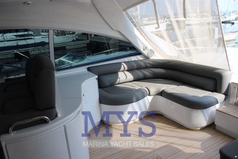 Pershing 54'