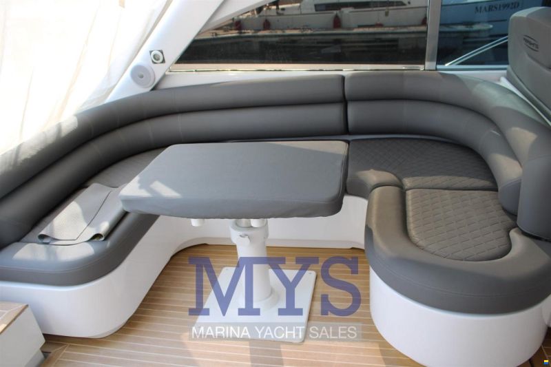 Pershing 54'