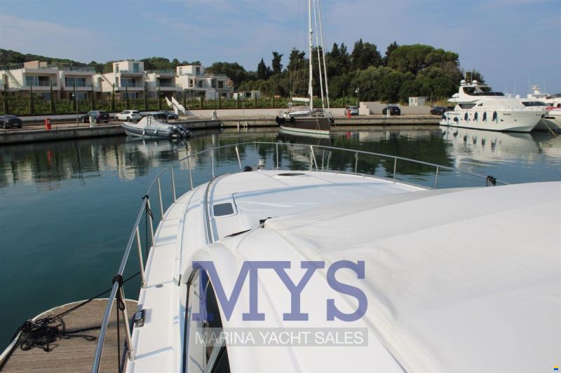 Pershing 54'