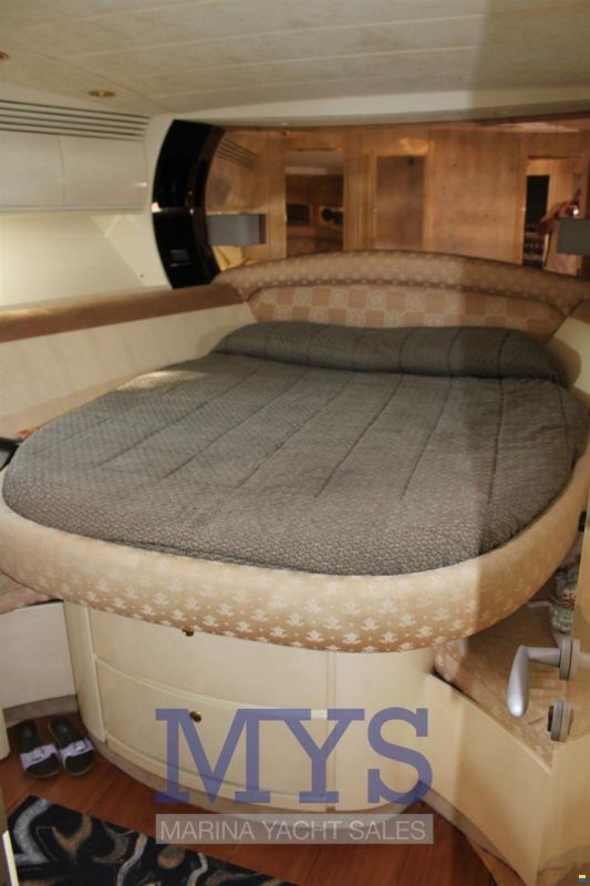 Pershing 54'
