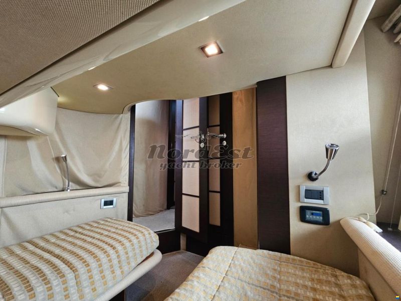 Azimut 43S