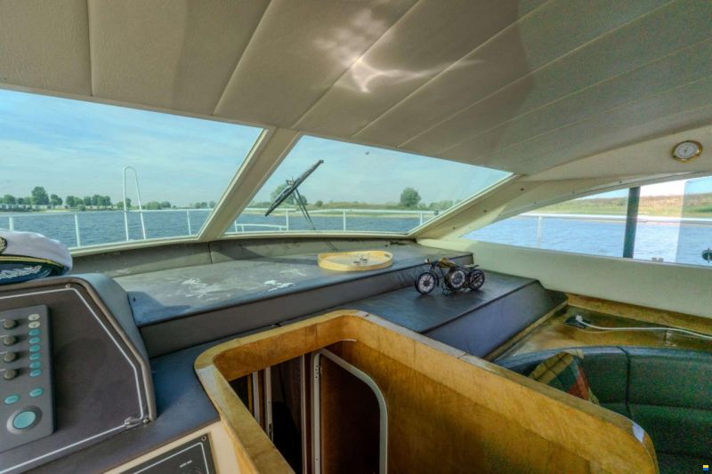 Mochi Craft 43 Flybridge