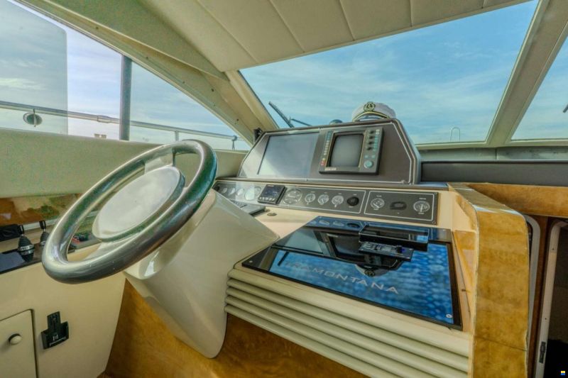 Mochi Craft 43 Flybridge