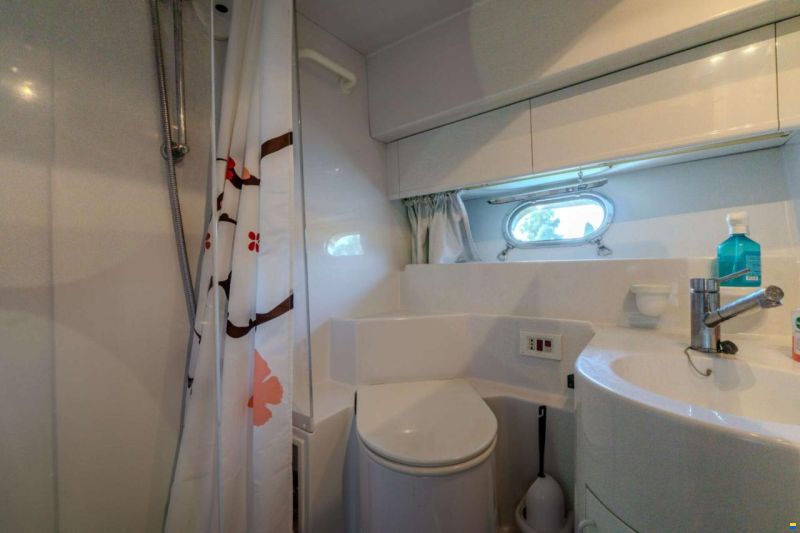 Mochi Craft 43 Flybridge