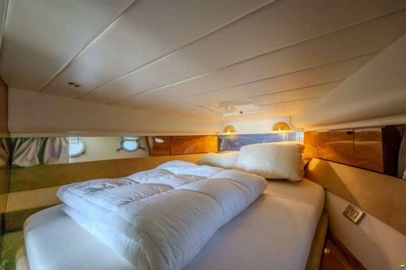 Mochi Craft 43 Flybridge