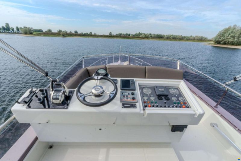 Mochi Craft 43 Flybridge