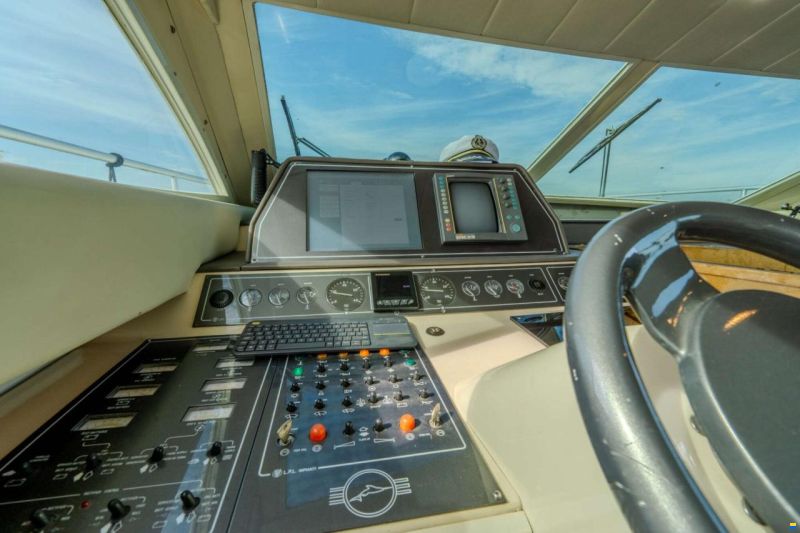 Mochi Craft 43 Flybridge