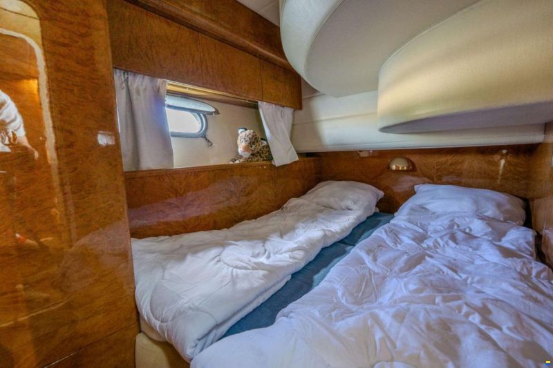 Mochi Craft 43 Flybridge