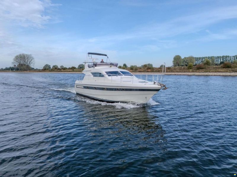 Mochi Craft 43 Flybridge