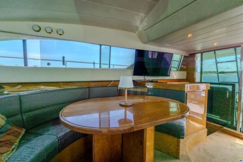 Mochi Craft 43 Flybridge