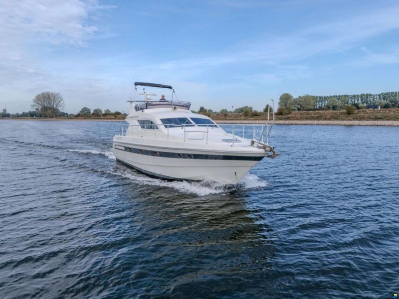 Mochi Craft 43 Flybridge