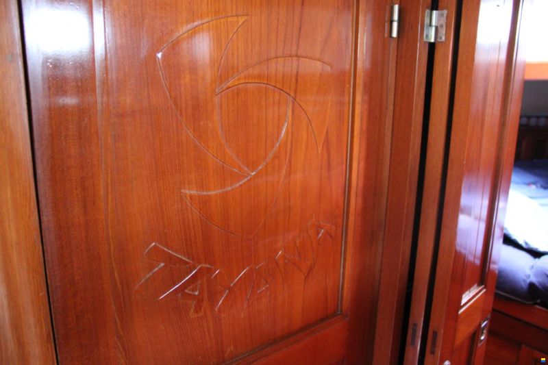 Tayana 37